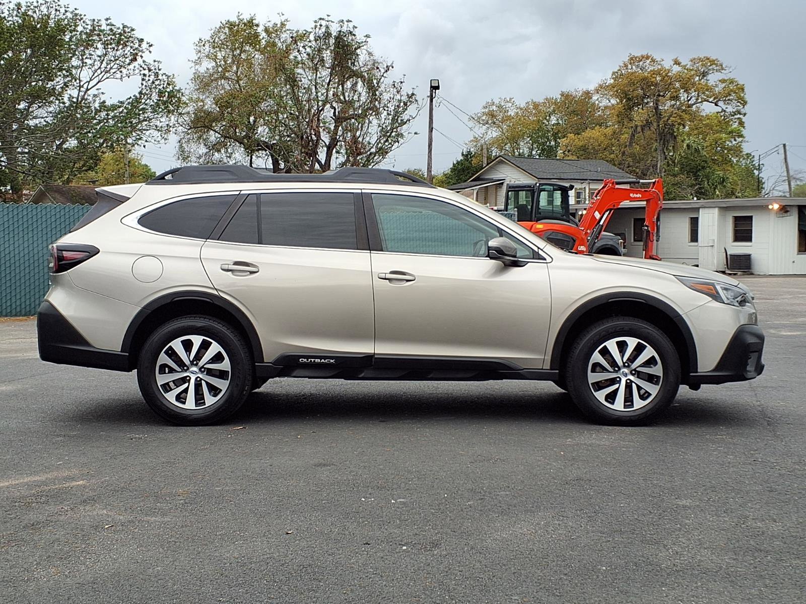 Used 2020 Subaru Outback Premium image 25