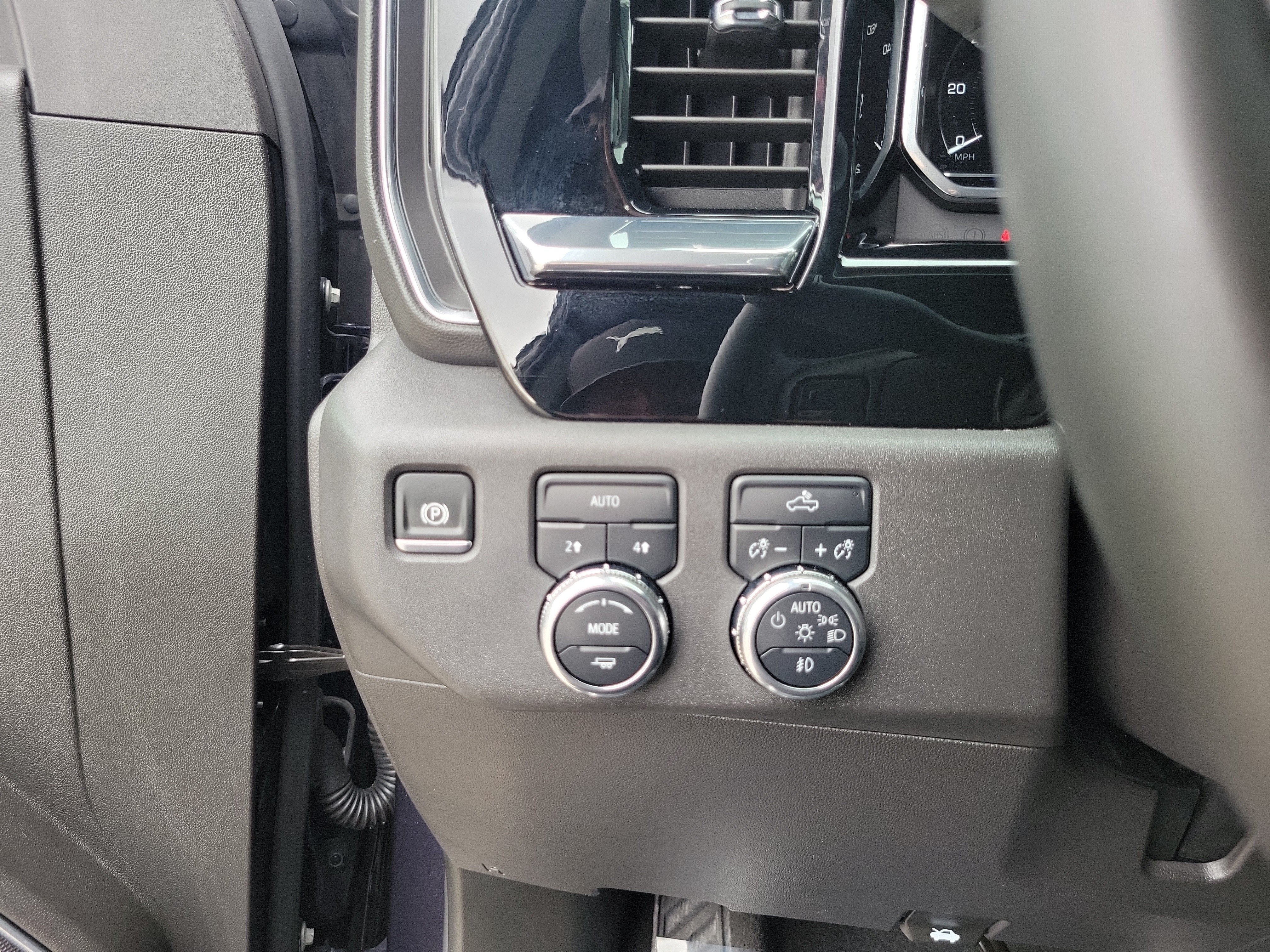 Used 2024 GMC Sierra 1500 Elevation AWD/4WD image 22