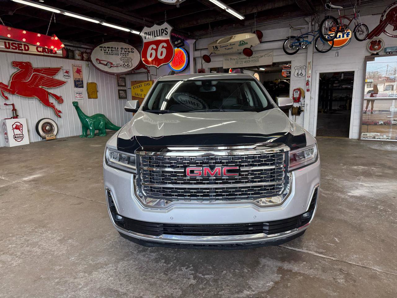 Used 2020 GMC Acadia Denali image 10