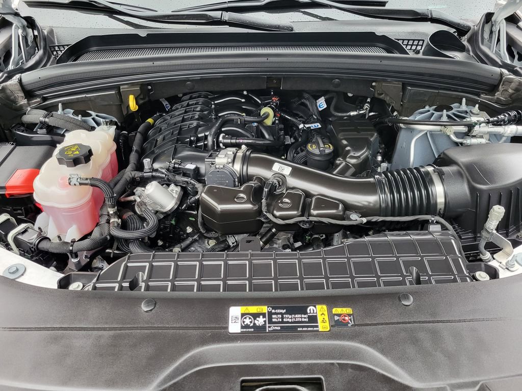 Used 2024 Jeep Grand Cherokee L Altitude RWD image 27