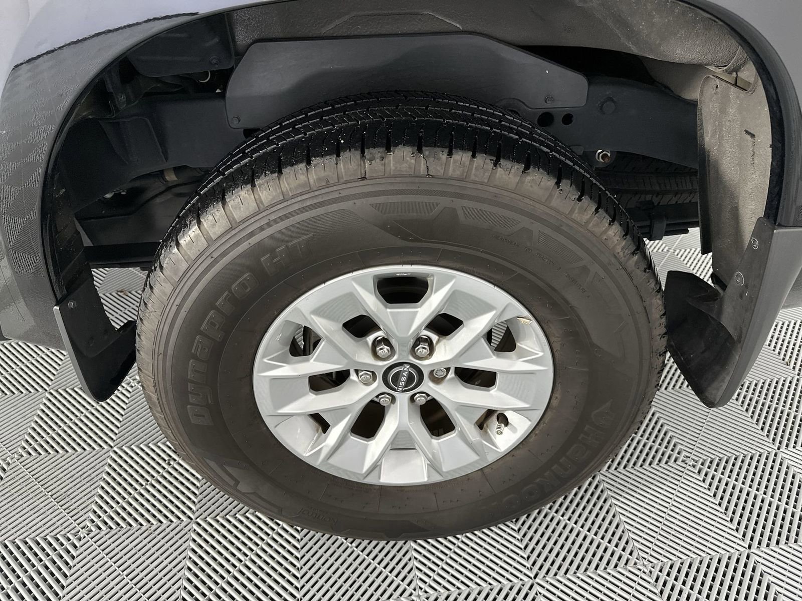 Used 2024 Nissan Frontier SV w/ Technology Package image 10