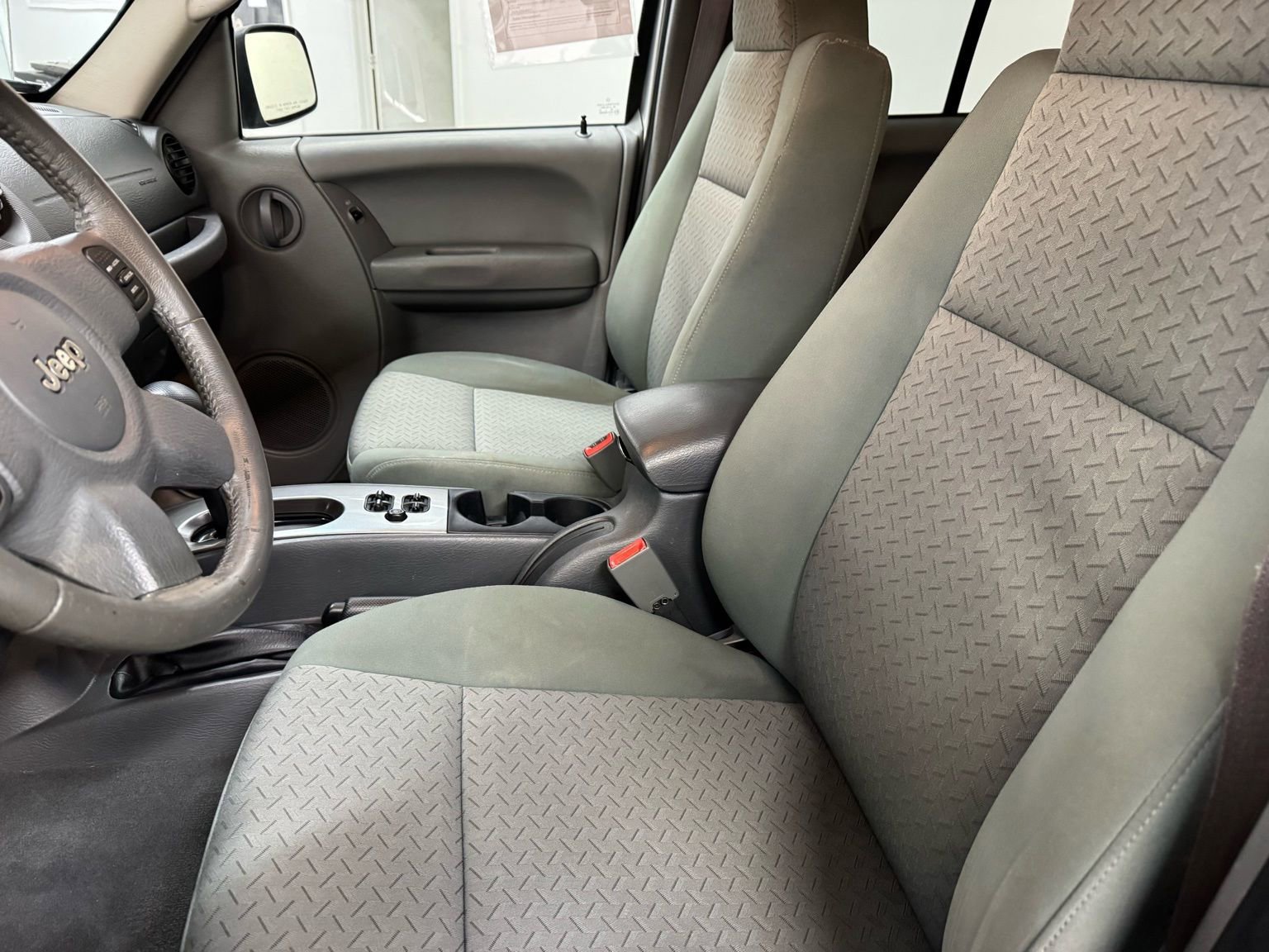 Used 2006 Jeep Liberty Renegade image 11