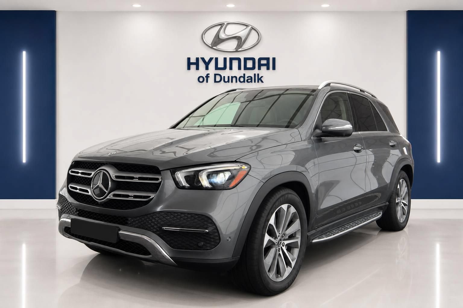 Used 2022 Mercedes-Benz GLE 350 w/ Premium Package image 3