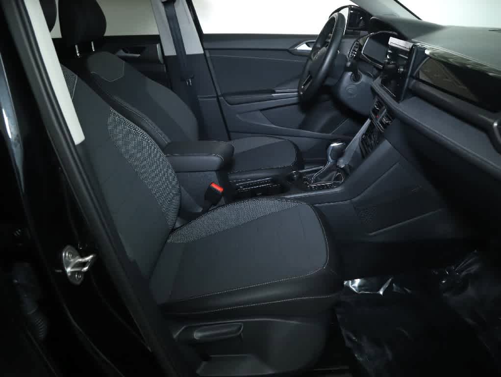 Certified 2025 Volkswagen Taos SE AWD/4WD image 37
