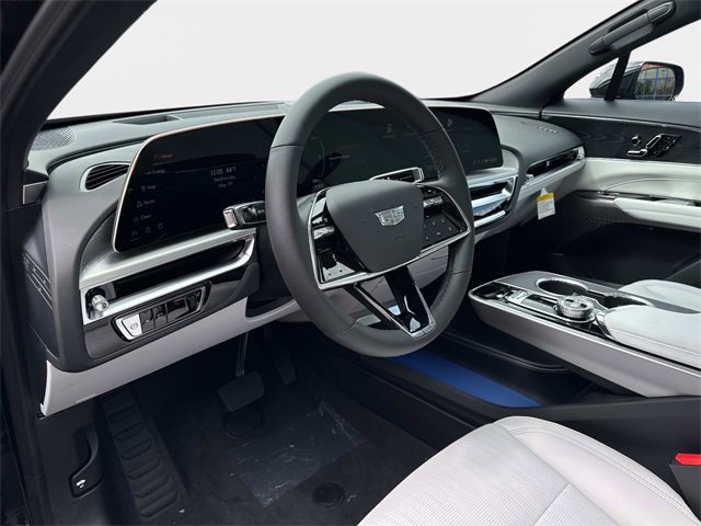 New 2025 Cadillac Lyriq Luxury image 17