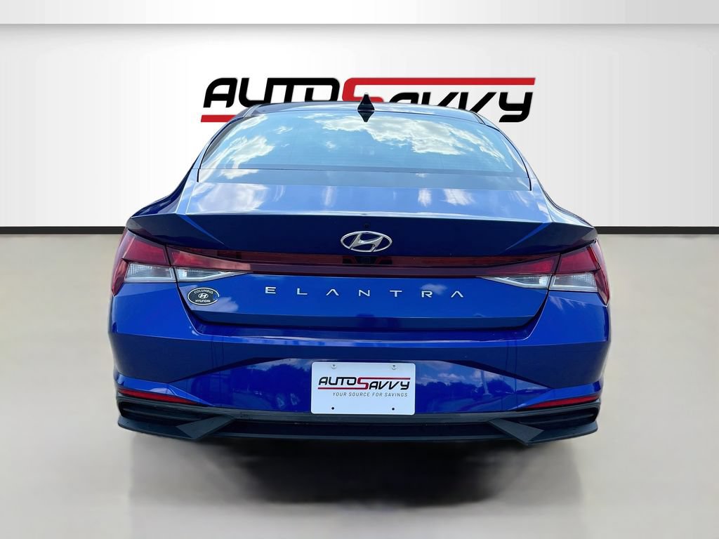 Used 2023 Hyundai Elantra SEL w/ Cargo Package FWD image 6