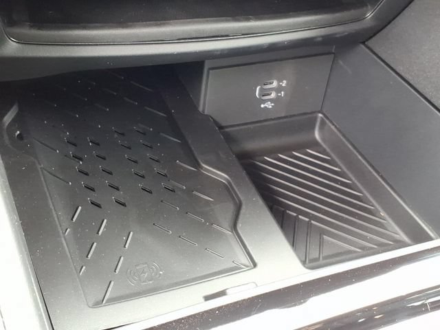 New 2027 Chrysler Pacifica Limited FWD image 8