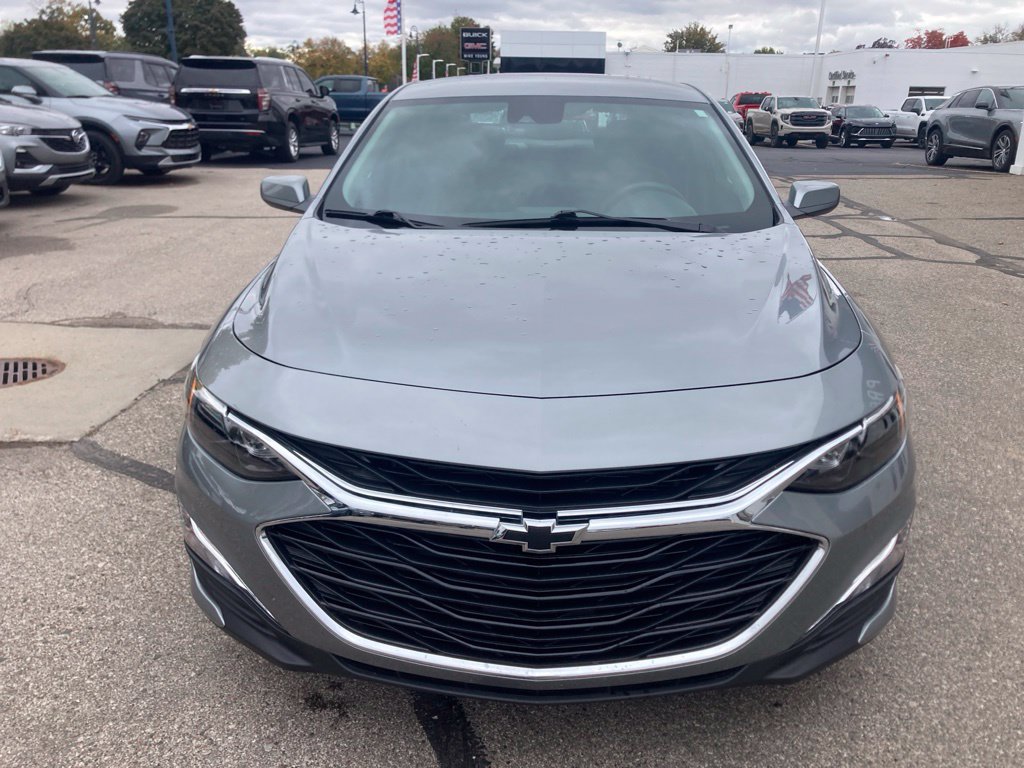 Certified 2024 Chevrolet Malibu RS FWD image 2