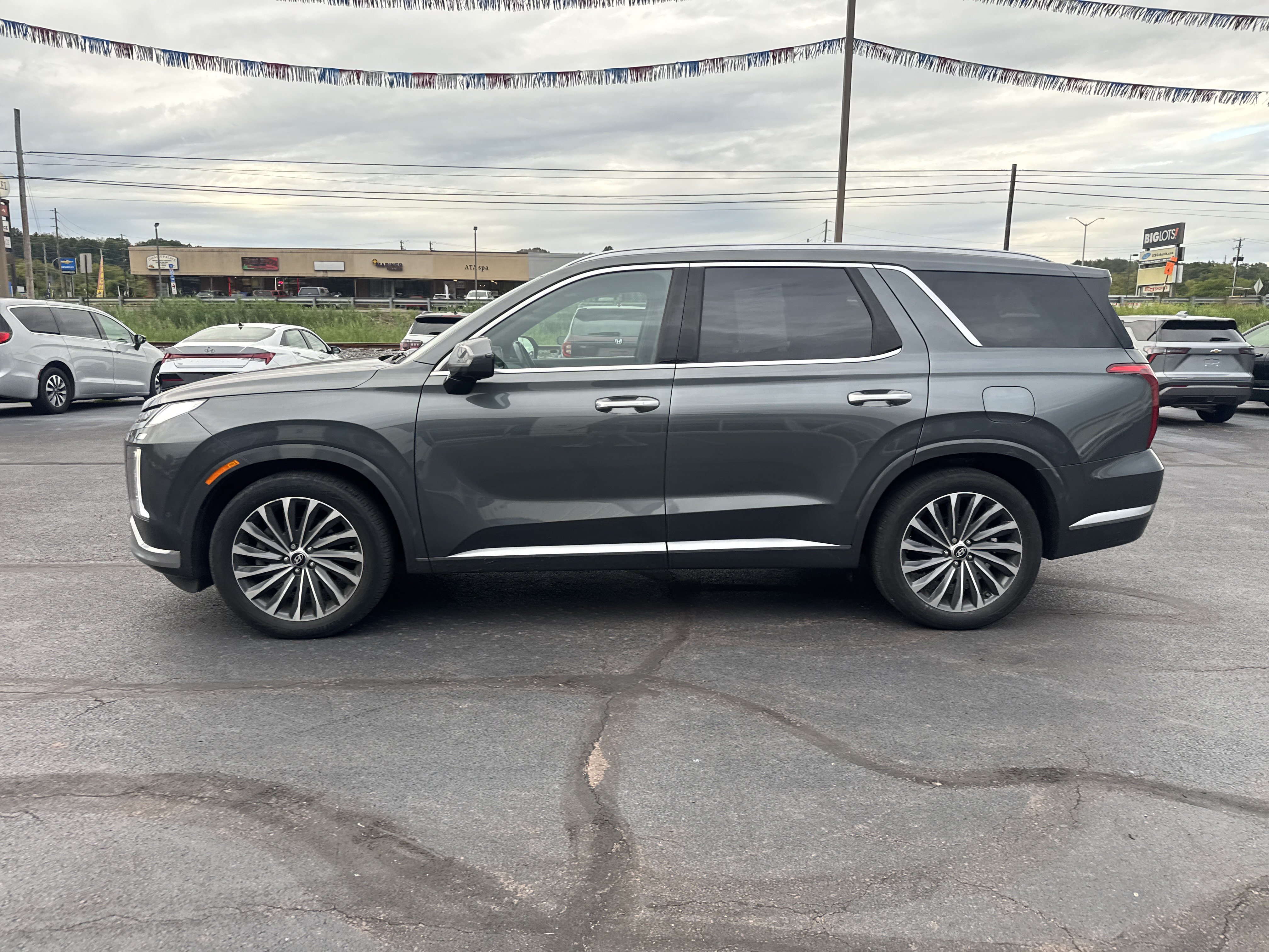 Used 2023 Hyundai Palisade Calligraphy w/ Cargo Package AWD/4WD image 11