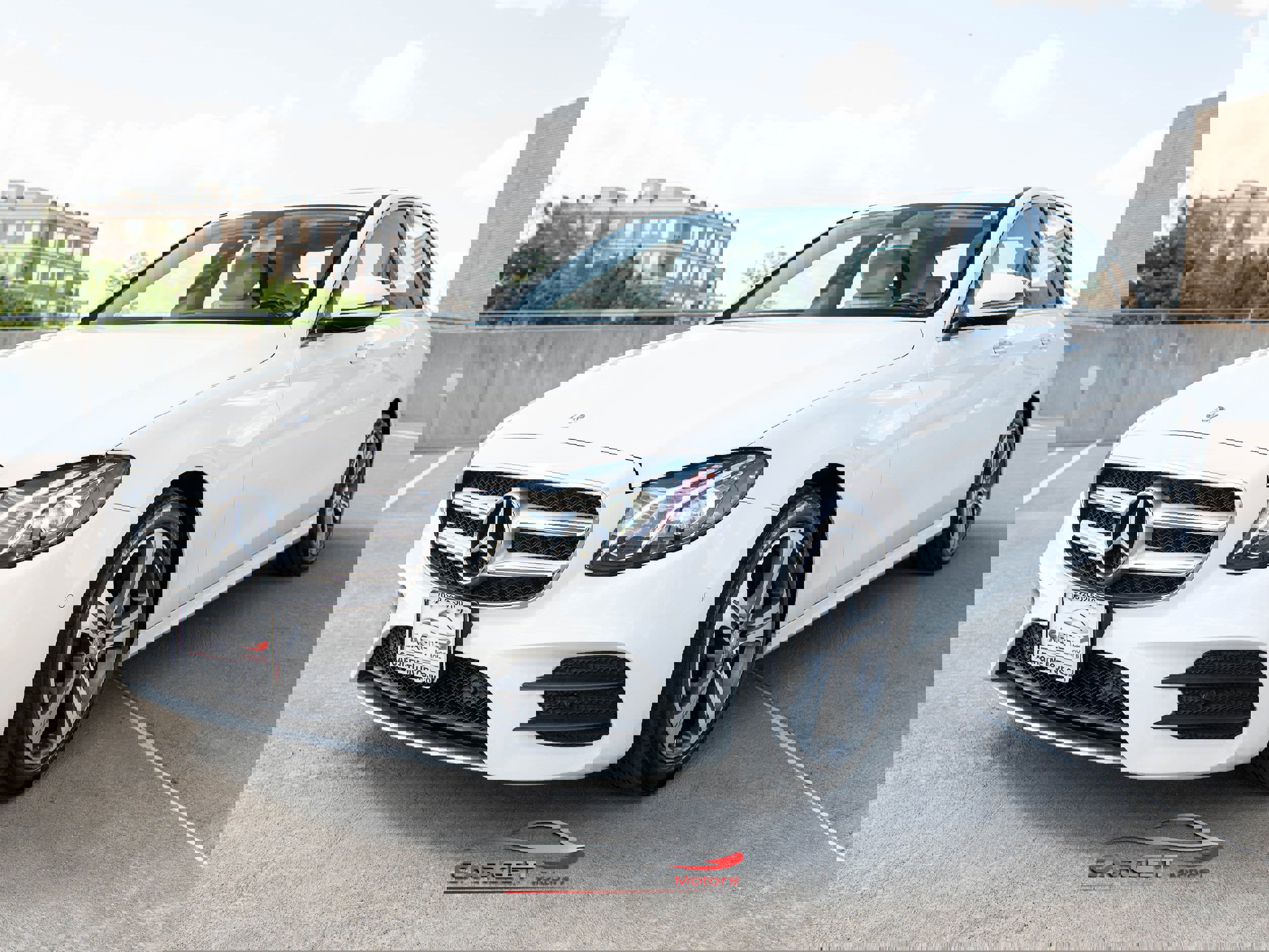 Used 2017 Mercedes-Benz E 300 4MATIC image 3