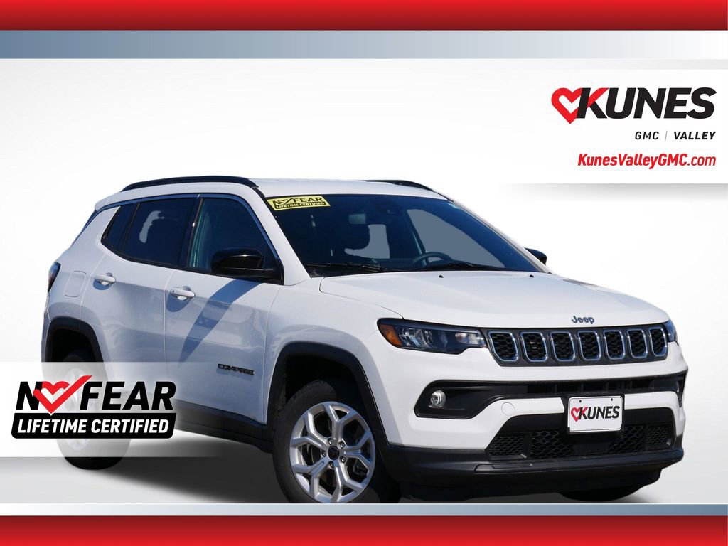 Used 2025 Jeep Compass Latitude AWD/4WD image 1