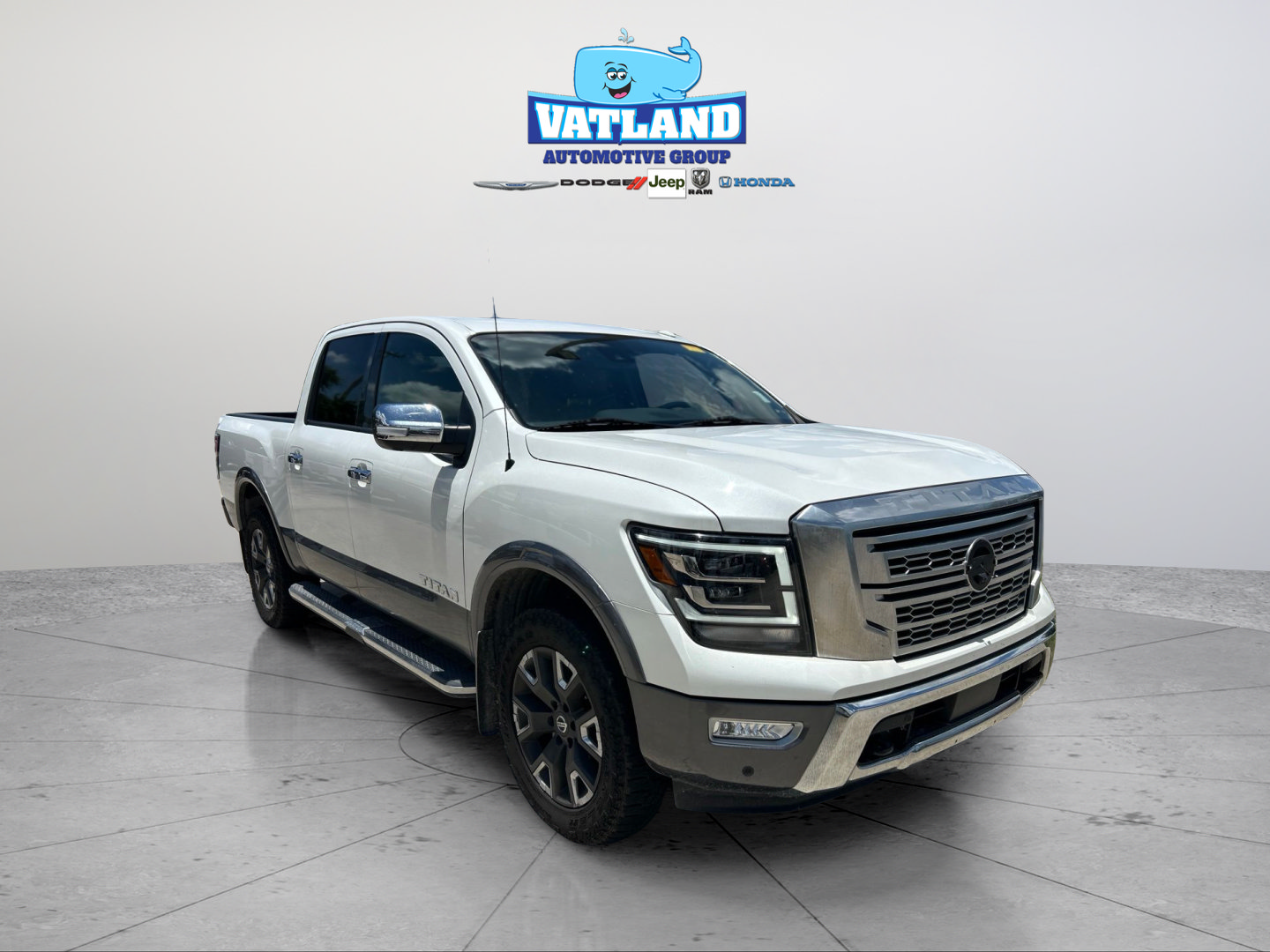 Used 2021 Nissan Titan Platinum Reserve w/ Moonroof Package AWD/4WD image 22