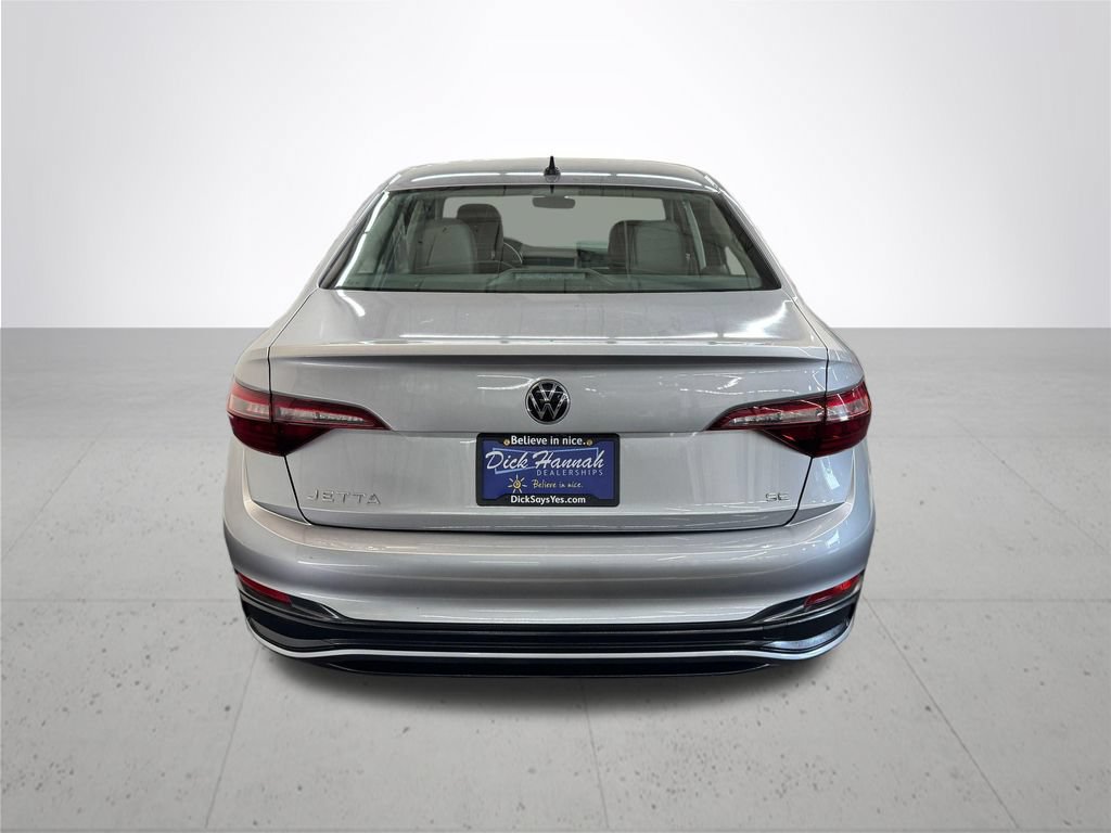 Used 2024 Volkswagen Jetta SE FWD image 5