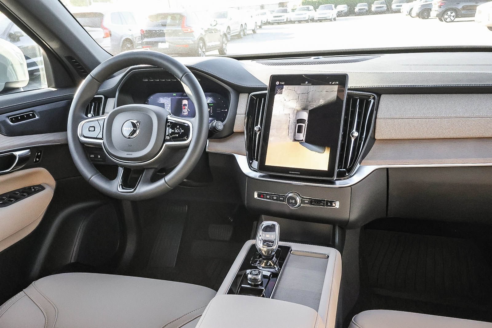 New 2026 Volvo XC90 T8 Plus w/ Protection Package AWD/4WD image 22