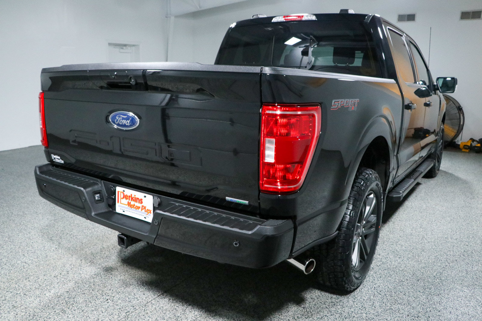 Used 2023 Ford F150 XLT w/ Equipment Group 302A High AWD/4WD image 7