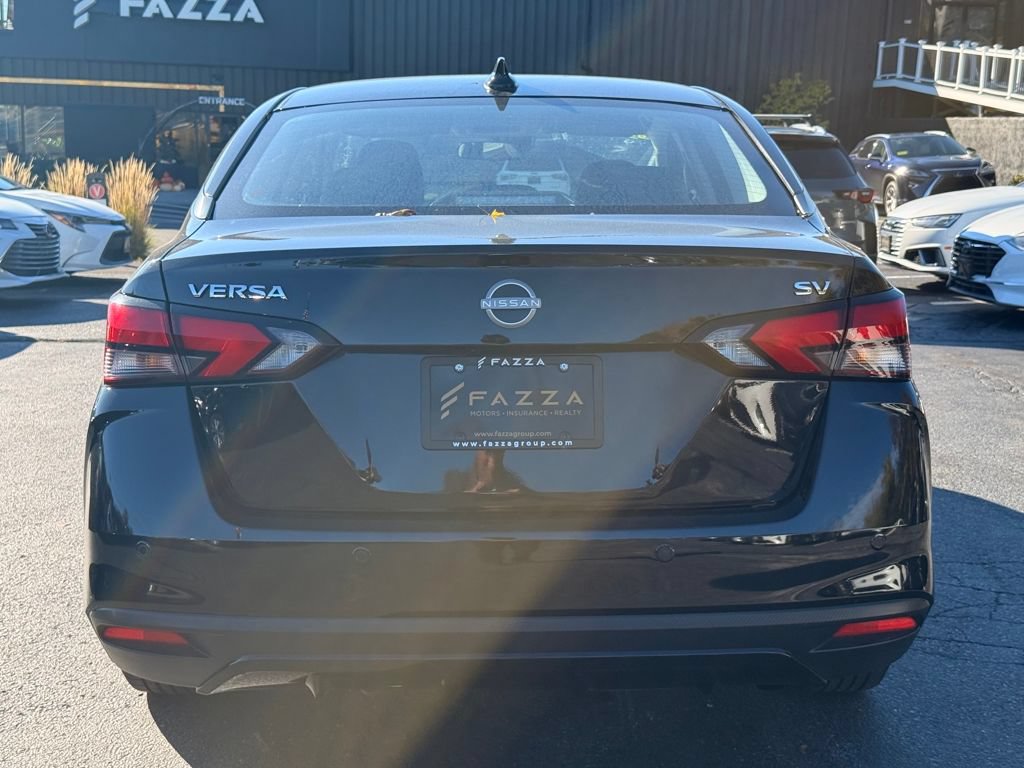 Used 2023 Nissan Versa SV FWD image 9