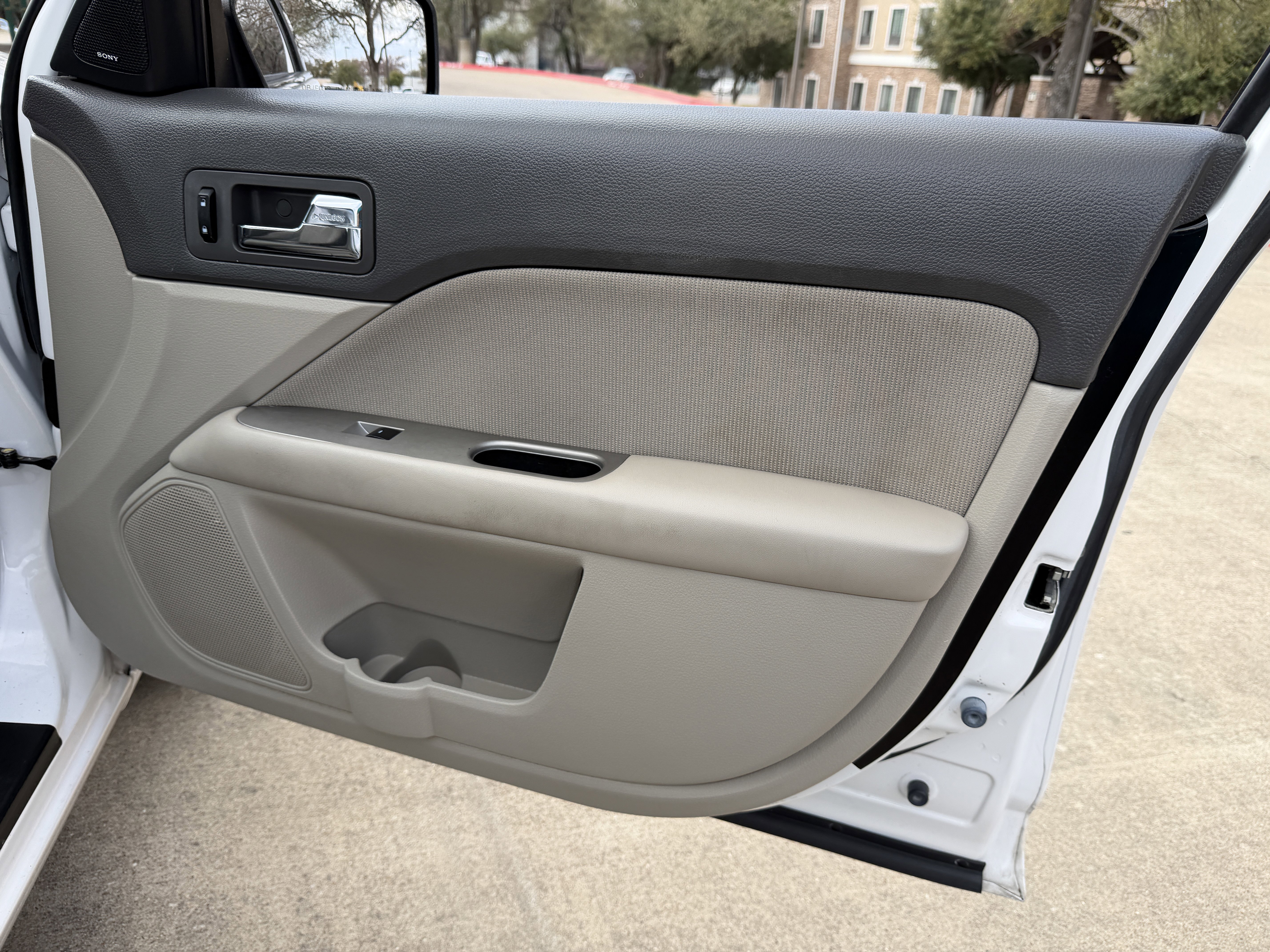 Used 2010 Ford Fusion Hybrid image 9