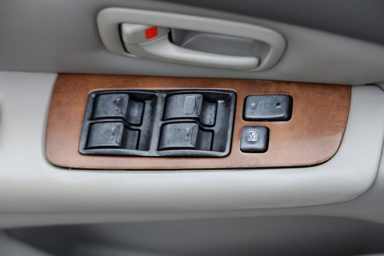 Used 1998 Lexus ES 330 w/ Leather Trim Pkg FWD image 40