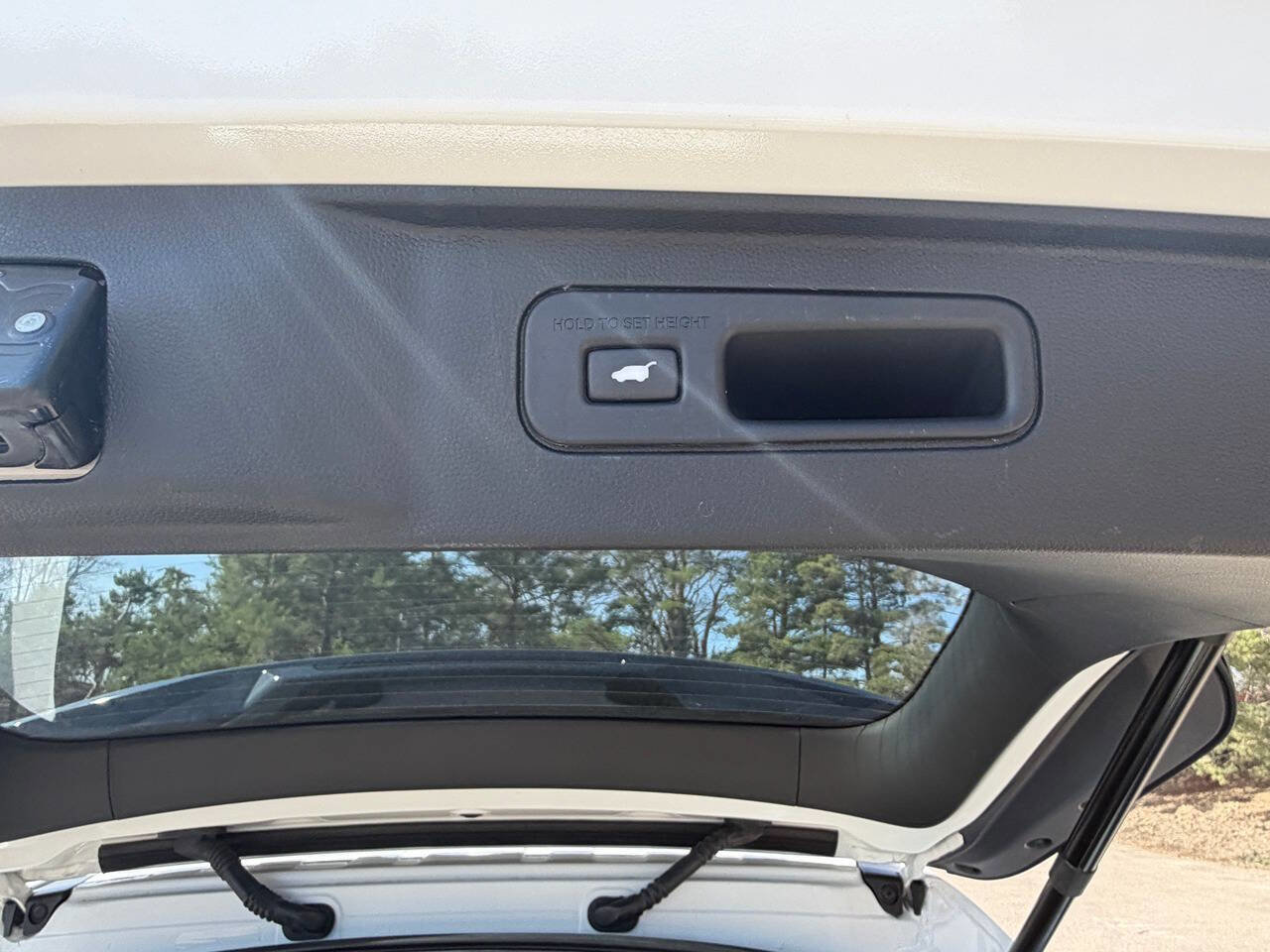 Used 2023 Honda Pilot Elite image 6