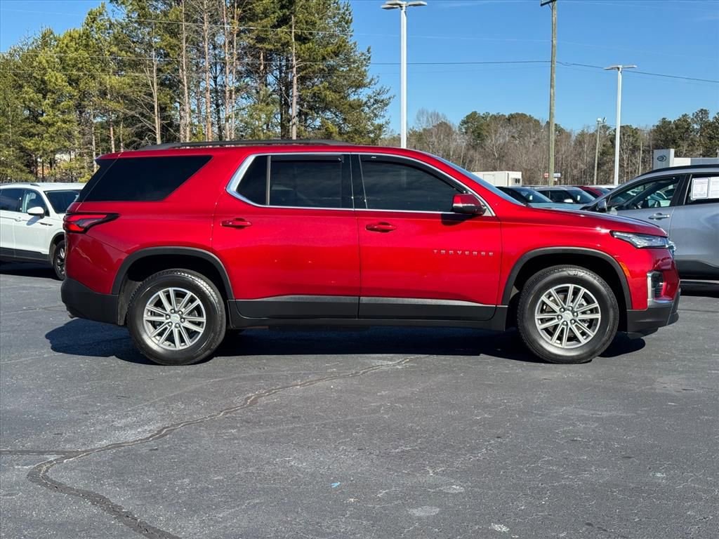 Used 2023 Chevrolet Traverse LT image 2