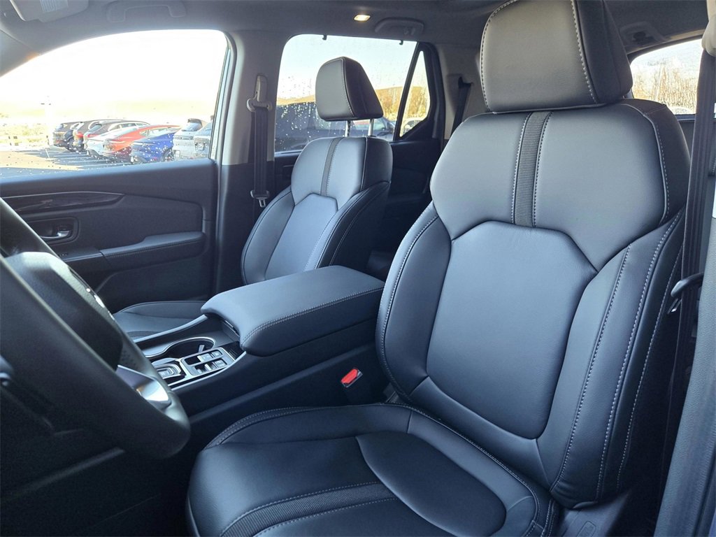 New 2025 Honda Pilot Touring image 19