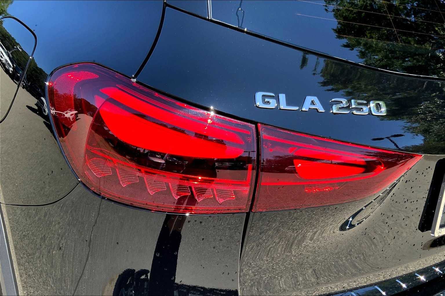 Certified 2026 Mercedes-Benz GLA 250 4MATIC image 18