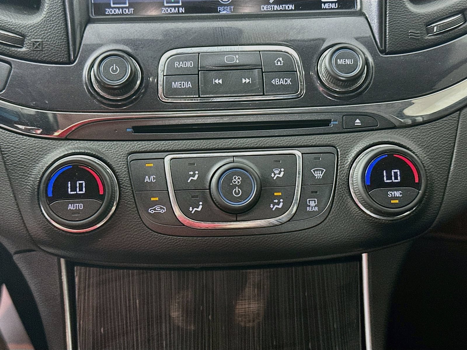 Used 2018 Chevrolet Impala Premier FWD image 16
