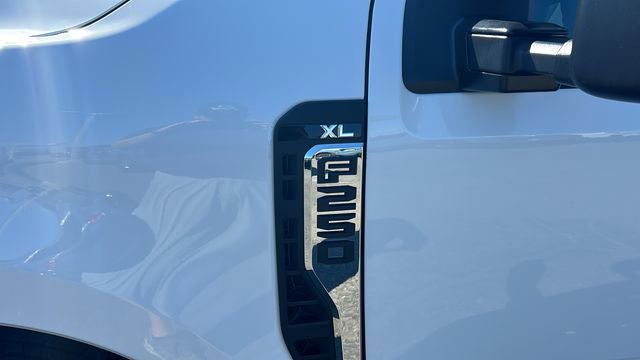 New 2025 Ford F250 XL w/ XL Chrome Package image 10