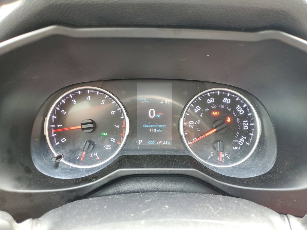 Used 2019 Toyota RAV4 XLE w/ Convenience Package FWD image 24