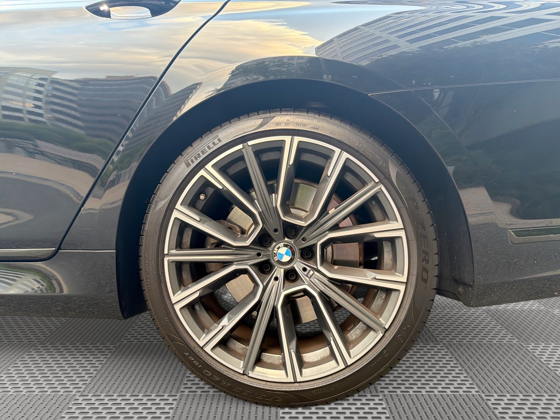 Used 2020 BMW 750i xDrive w/ Executive Package AWD/4WD image 29