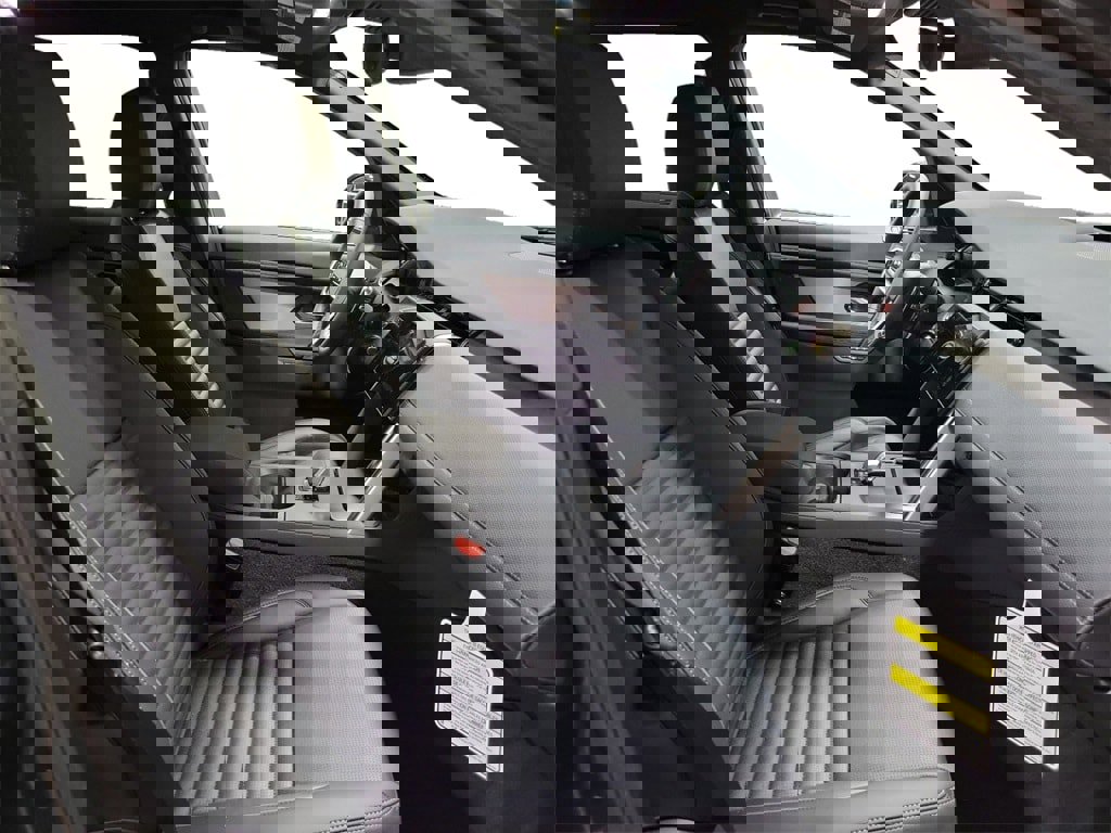 New 2025 Land Rover Discovery Sport Dynamic SE image 29