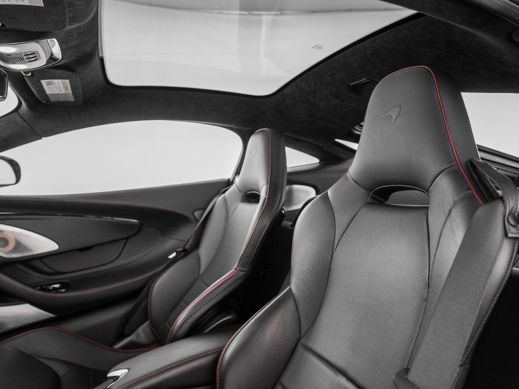 Used 2023 McLaren GT RWD image 13