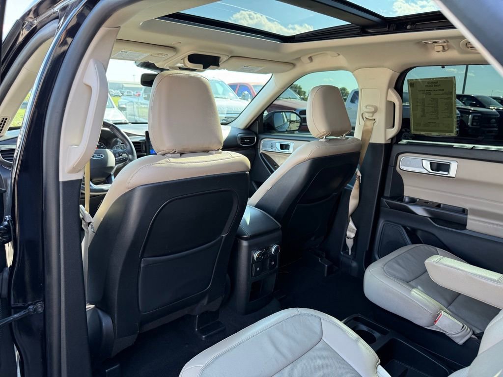 Used 2020 Ford Explorer Limited RWD image 12
