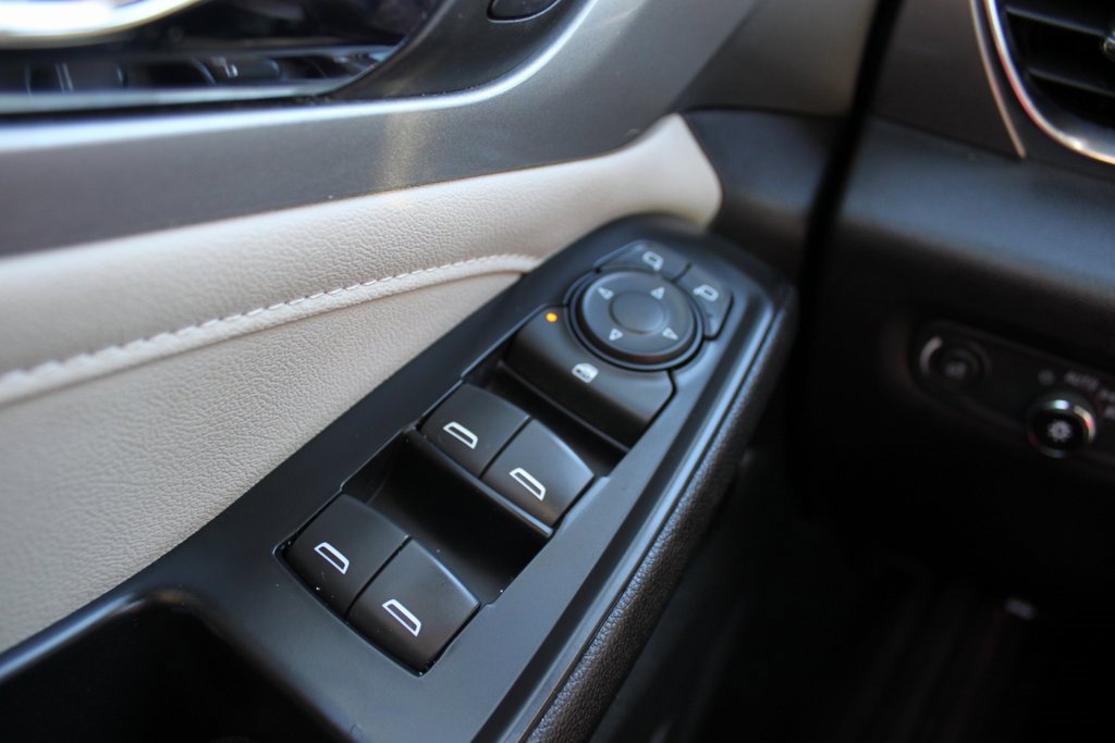 Used 2023 Chevrolet Traverse LS image 13