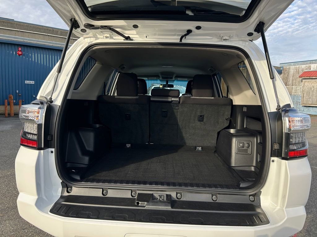 Used 2016 Toyota 4Runner SR5 image 24