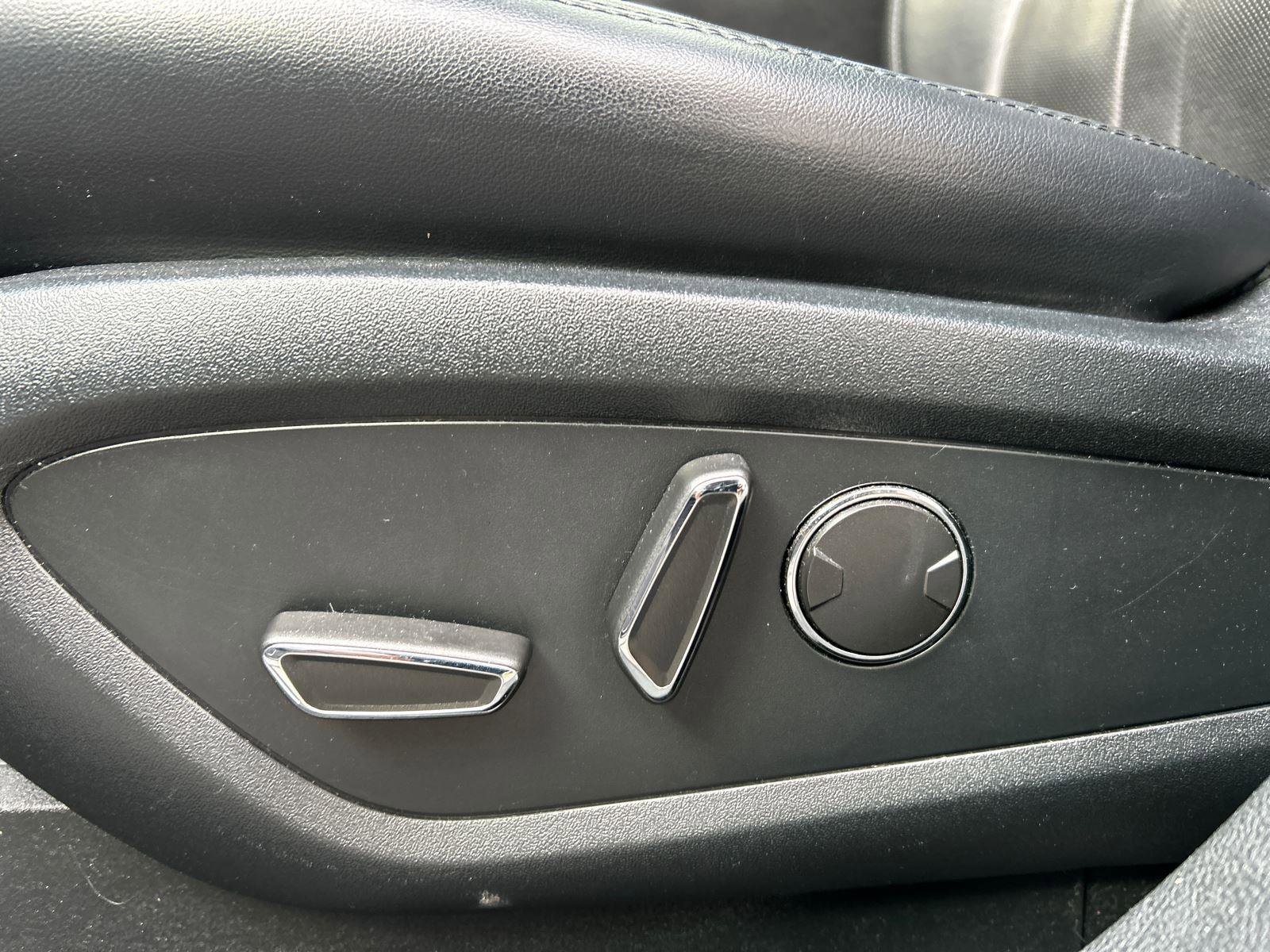 Used 2020 Lincoln Nautilus Reserve w/ Cargo Utility Package image 11