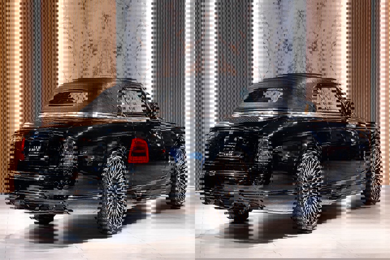 Used 2015 Rolls-Royce Phantom Drophead Coupe image 7