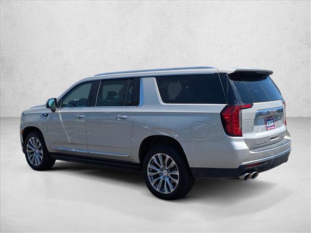 Used 2023 GMC Yukon XL Denali AWD/4WD image 8