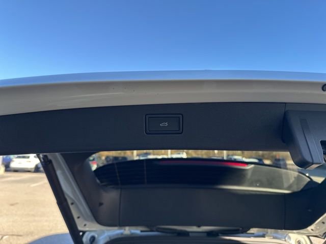 New 2026 Volkswagen Tiguan SE R-Line image 9