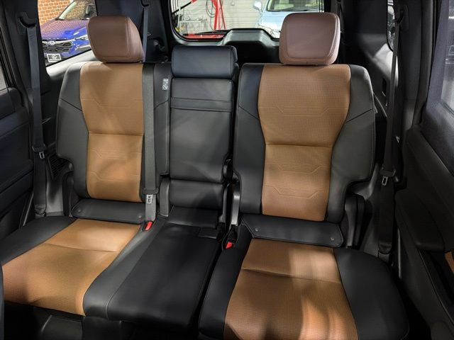 Used 2024 Lexus GX 550 w/ Accessory Package (Z1) AWD/4WD image 32