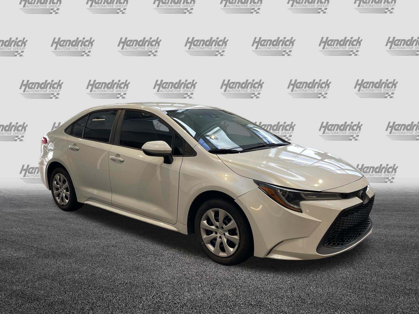 Used 2022 Toyota Corolla LE FWD image 2