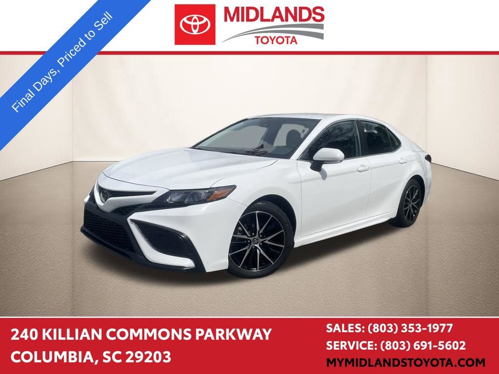 Used 2024 Toyota Camry SE FWD image 1