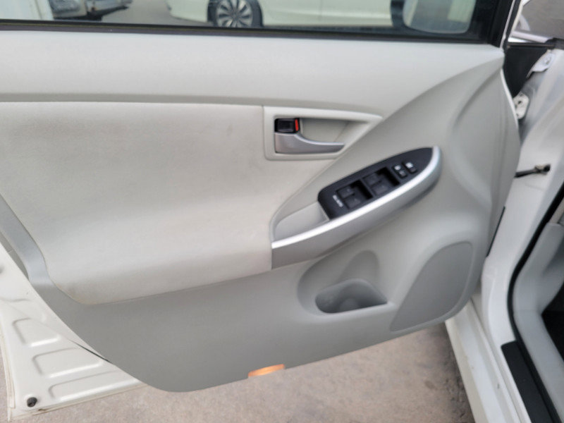 Used 2015 Toyota Prius Three image 10