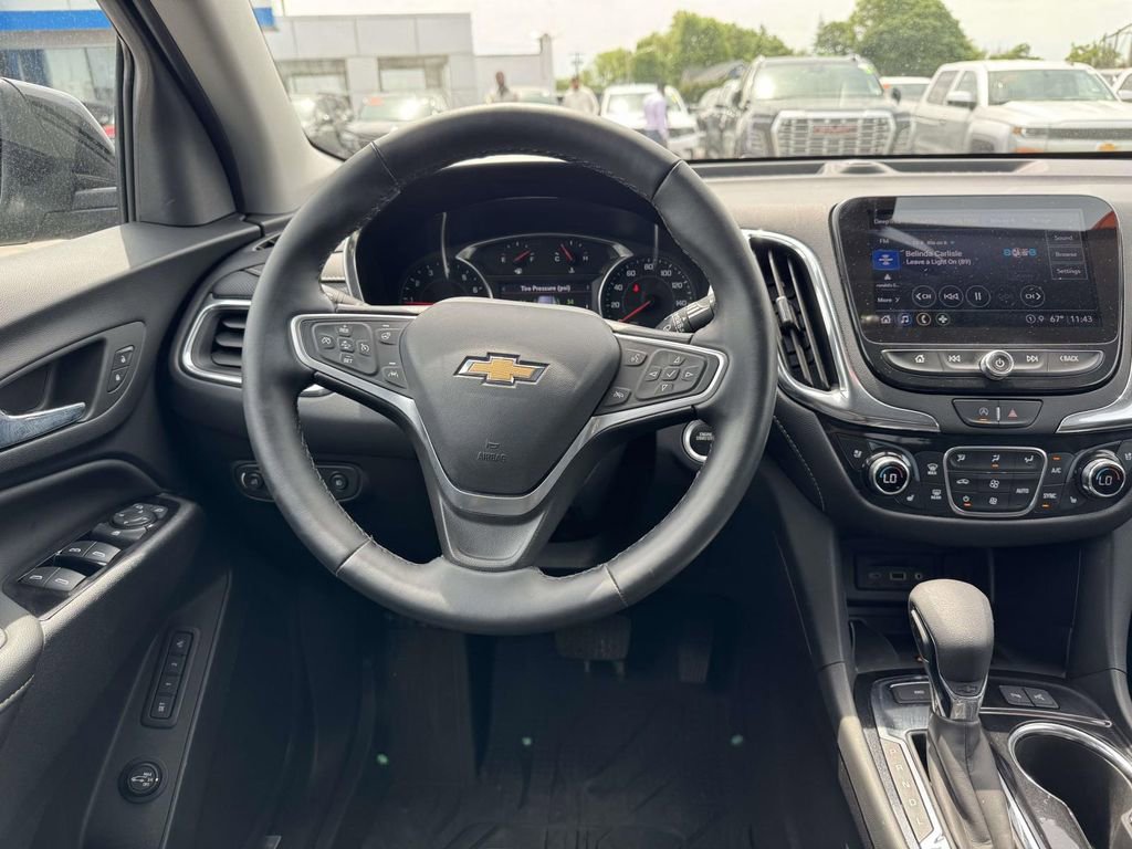 Used 2023 Chevrolet Equinox Premier AWD/4WD image 17