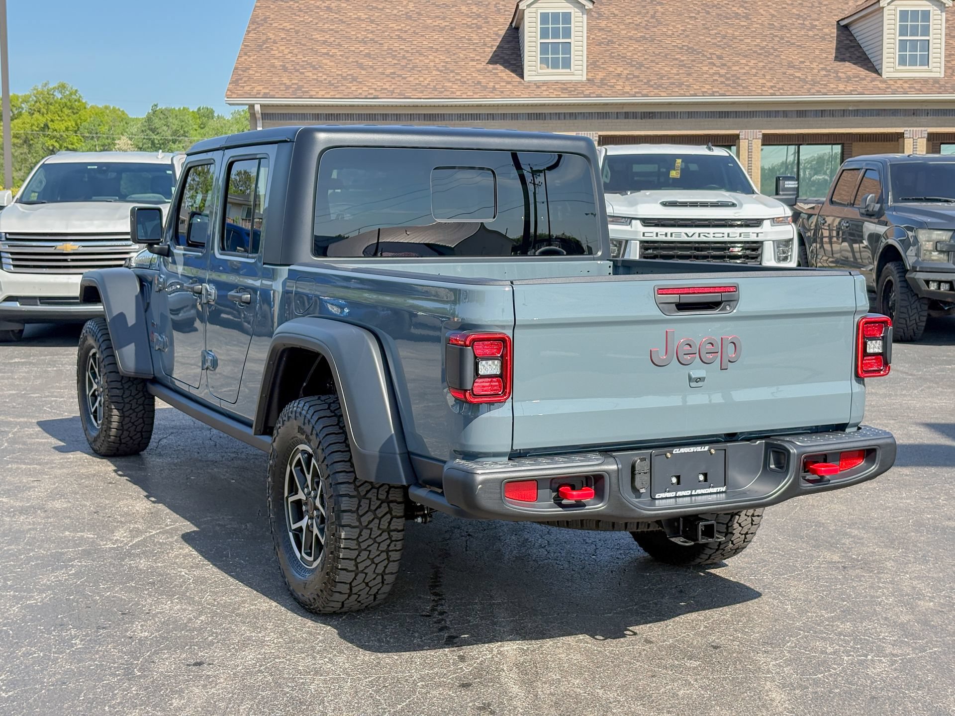 Used 2025 Jeep Gladiator Rubicon w/ Convenience Group AWD/4WD image 12