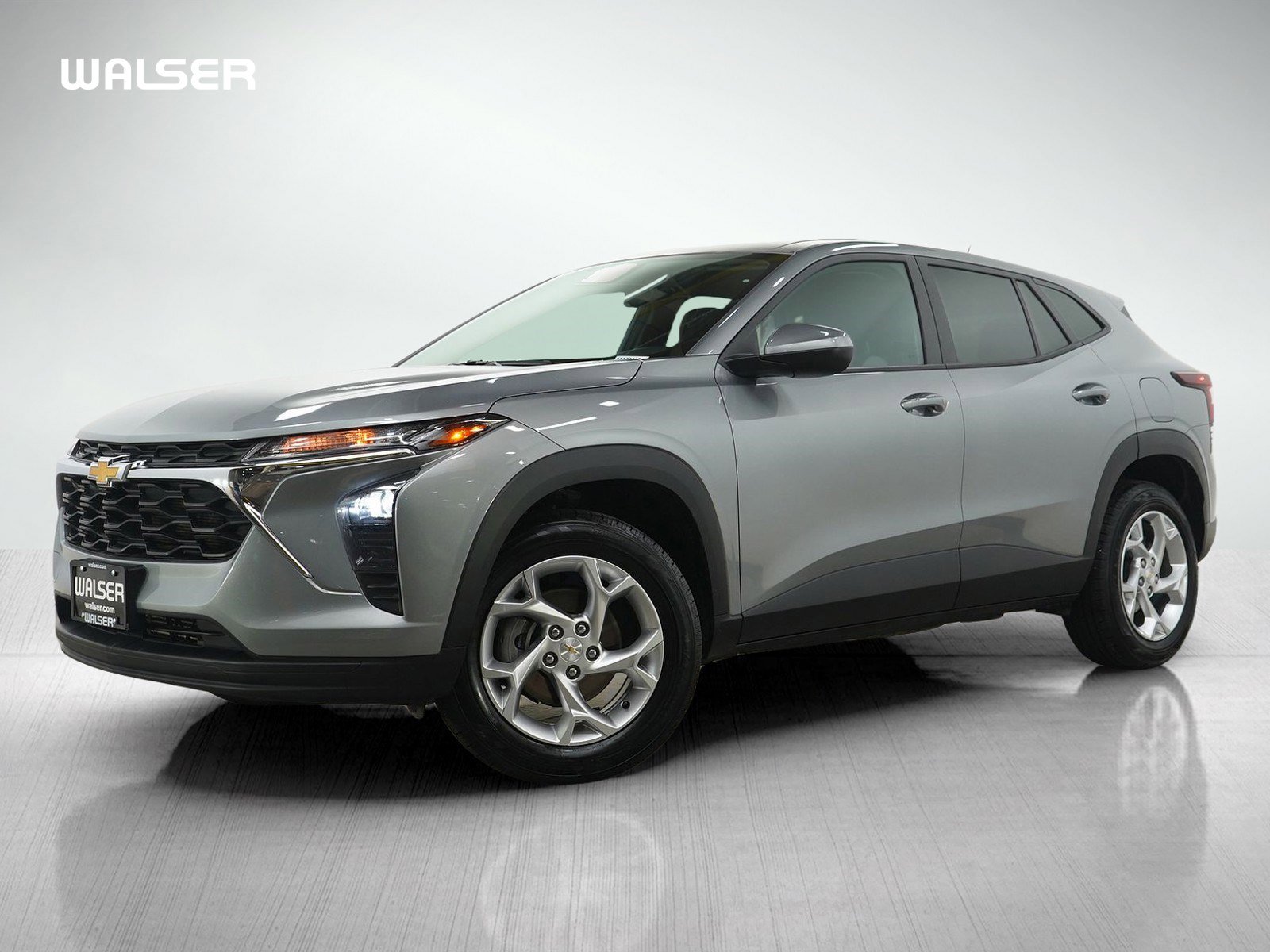 Used 2024 Chevrolet Trax LS w/ LS Convenience Package image 1