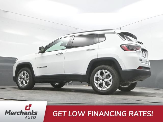 Used 2025 Jeep Compass Latitude AWD/4WD image 36