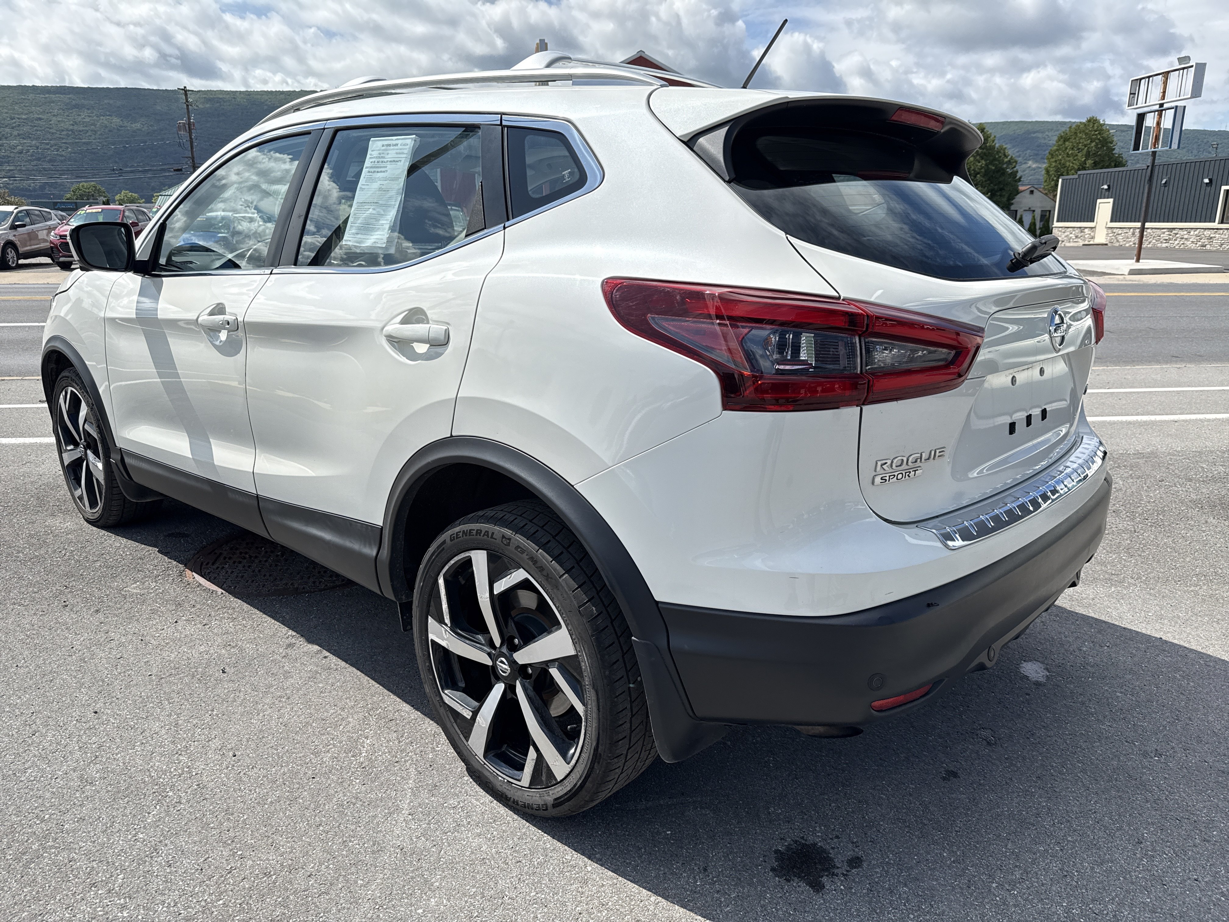 Used 2020 Nissan Rogue Sport SL w/ Premium Package AWD/4WD image 6