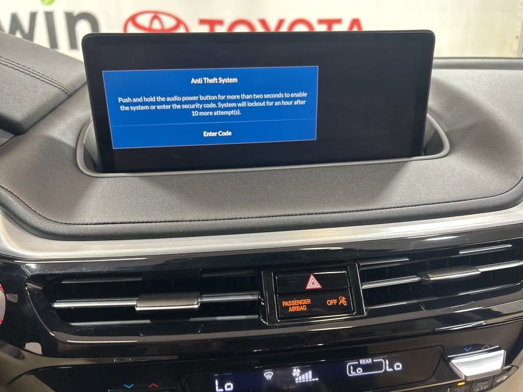 Used 2024 Acura MDX SH-AWD w/ Technology Package image 29