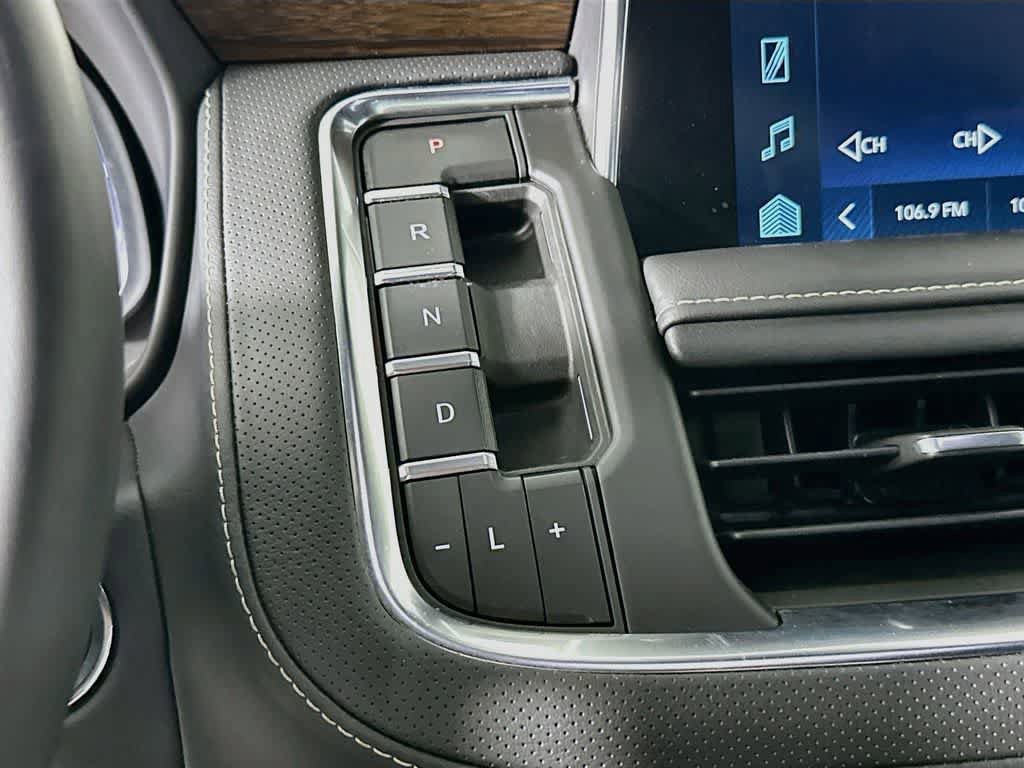 Used 2023 Chevrolet Suburban Premier AWD/4WD image 19